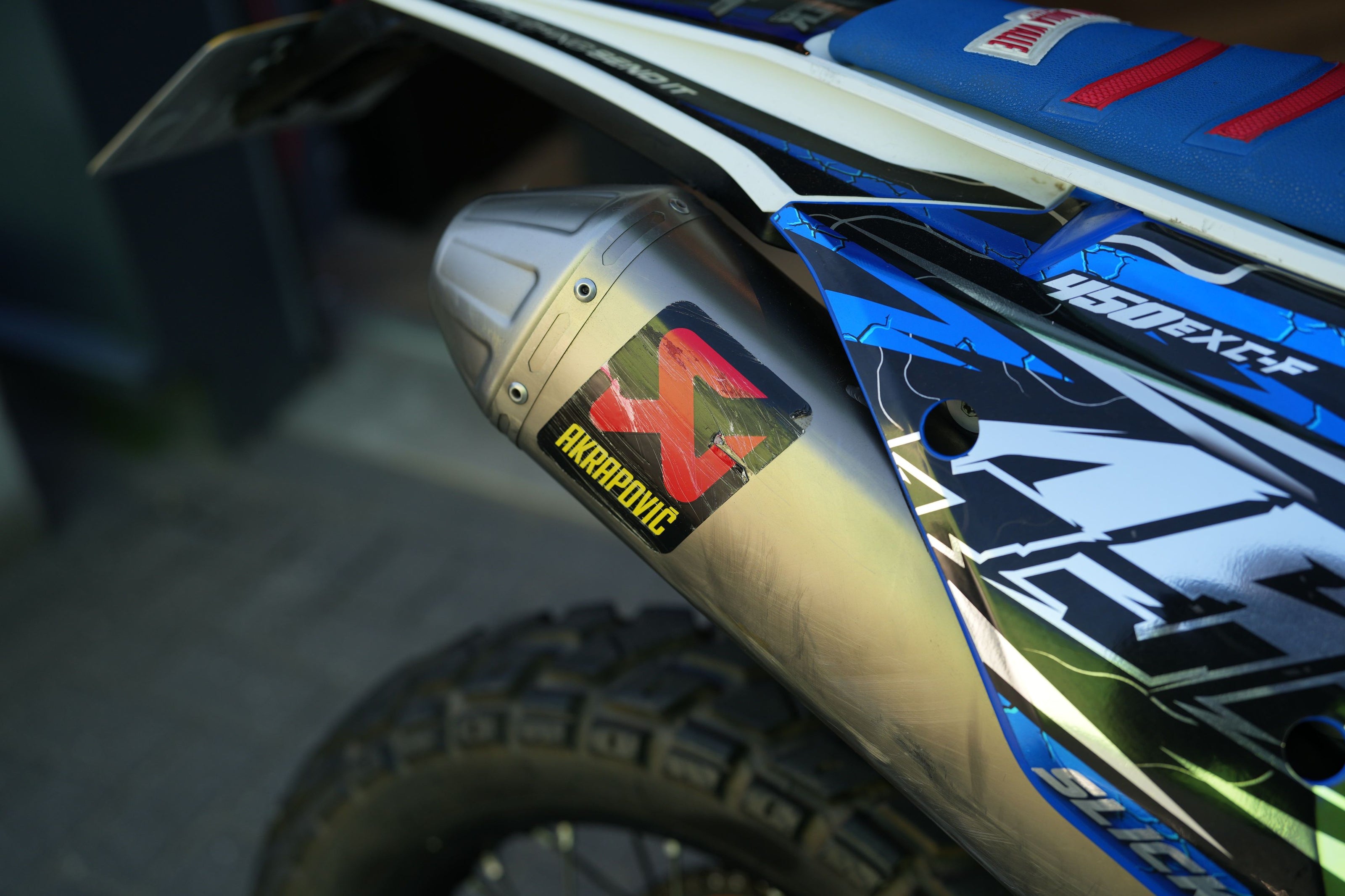 KTM 450 6 days met speciale stickerset