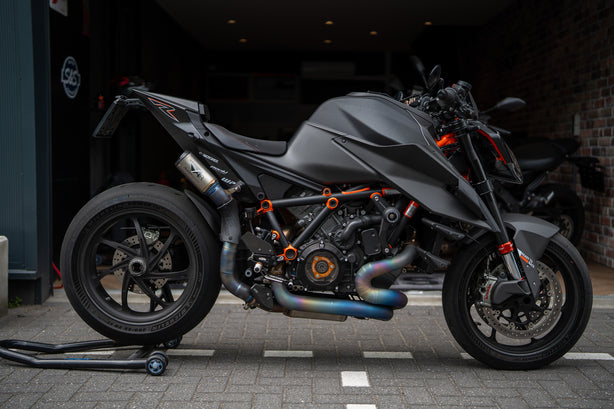 KTM Super Duke RR 2023 Full carbon ( 1 of 500 )