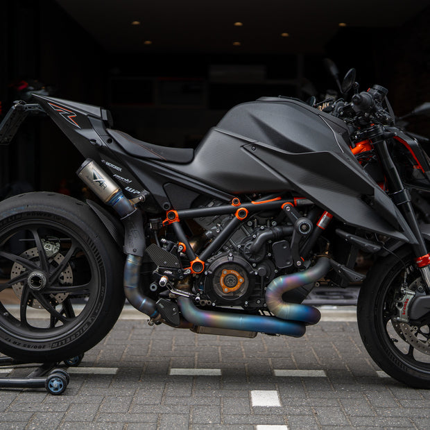 KTM Super Duke RR 2023 Full carbon ( 1 of 500 )