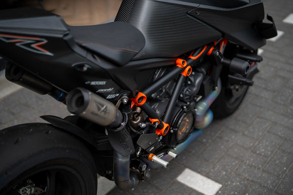 KTM Super Duke RR 2023 Full carbon ( 1 of 500 )