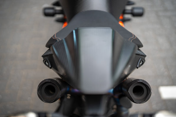KTM Super Duke RR 2023 Full carbon ( 1 of 500 )