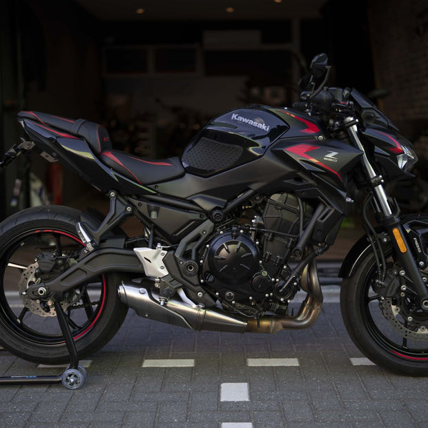 Verkocht Kawasaki Z650s Spark Black | 2023 | top staat| 7623km | luxe zadel.