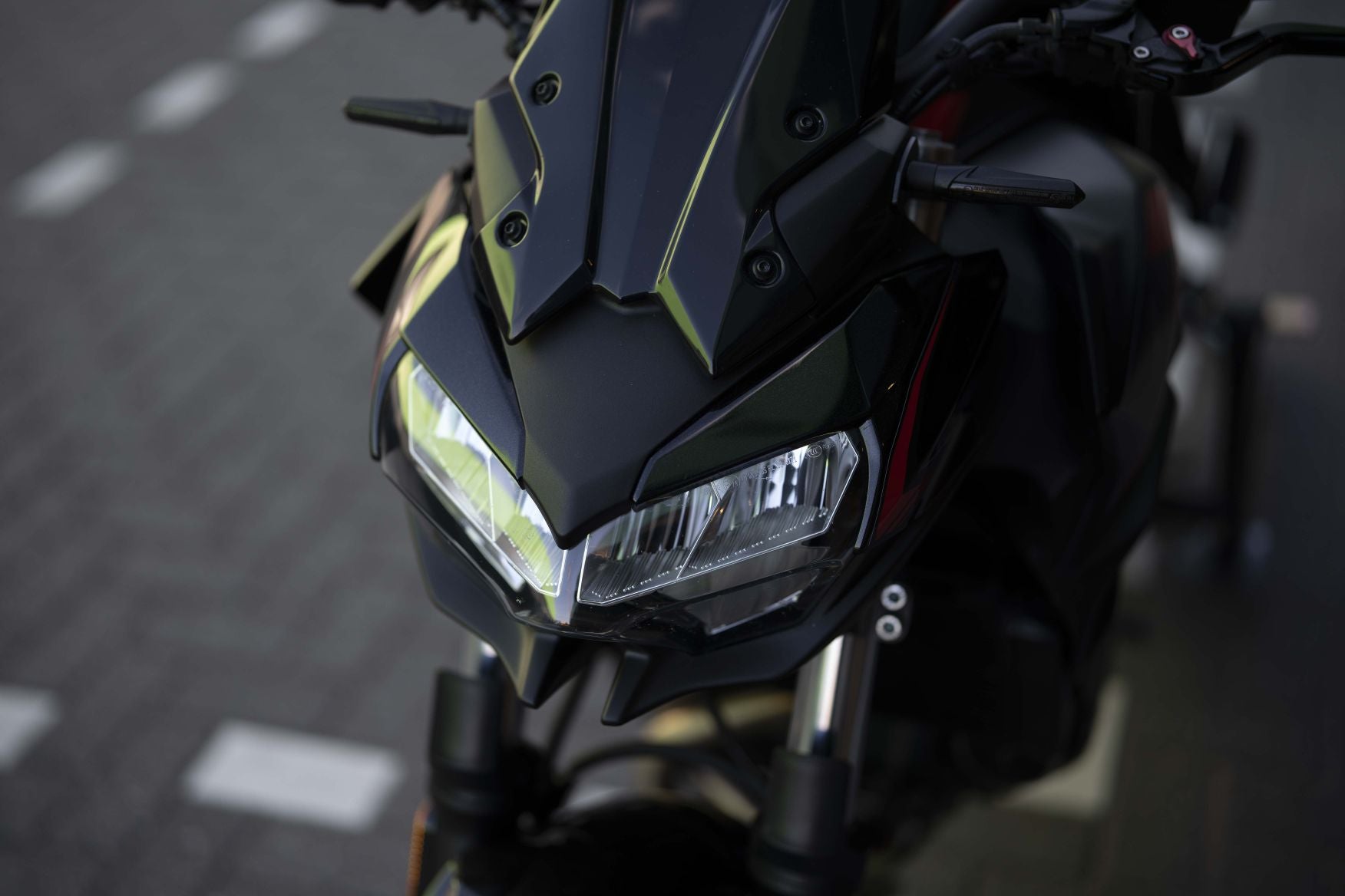 Verkocht Kawasaki Z650s Spark Black | 2023 | top staat| 7623km | luxe zadel.