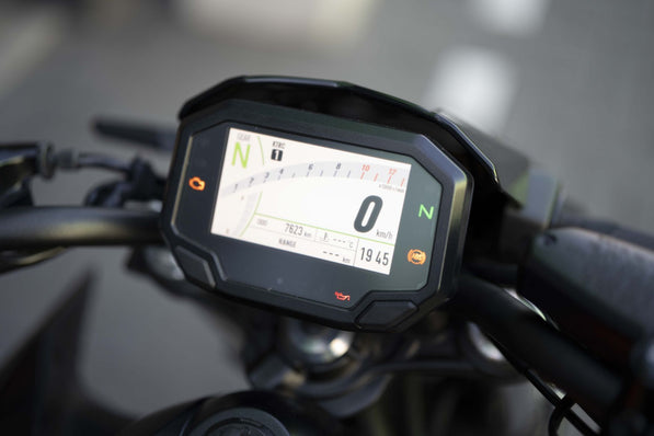 Verkocht Kawasaki Z650s Spark Black | 2023 | top staat| 7623km | luxe zadel.