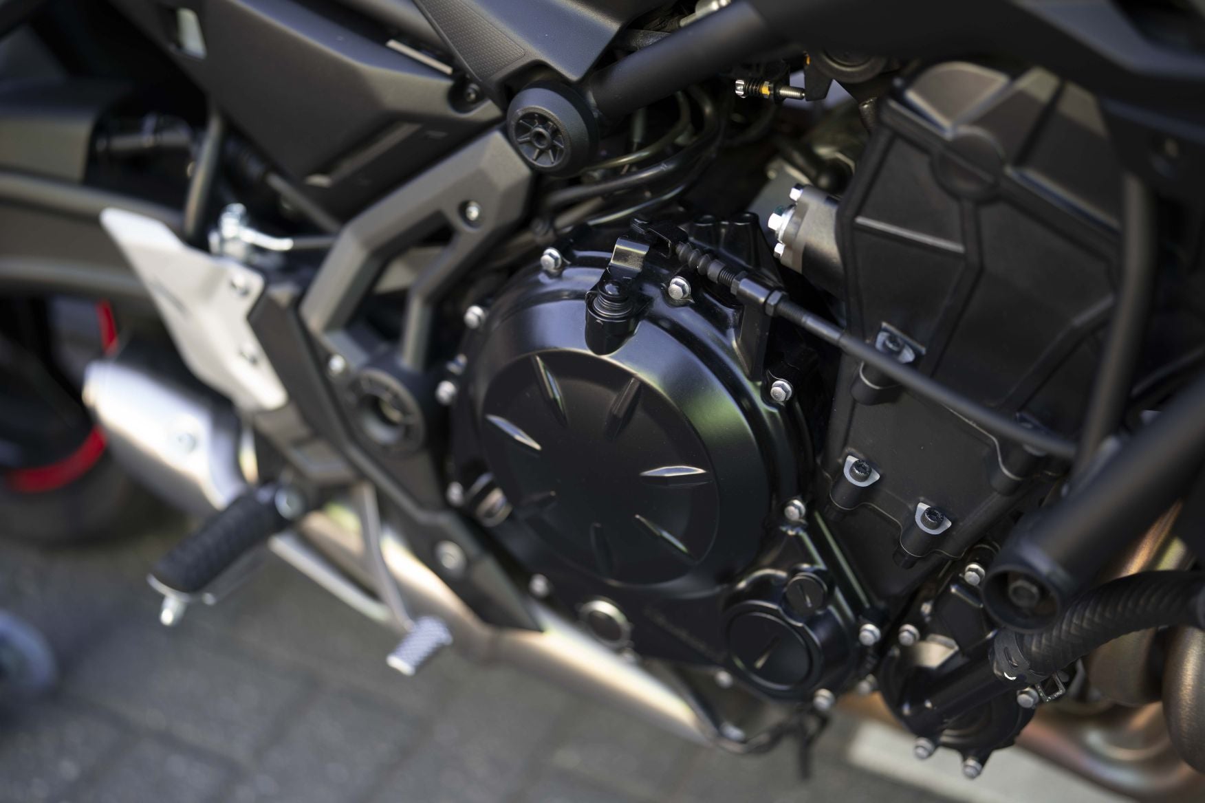 Verkocht Kawasaki Z650s Spark Black | 2023 | top staat| 7623km | luxe zadel.