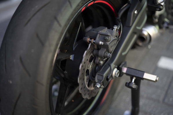 Verkocht Kawasaki Z650s Spark Black | 2023 | top staat| 7623km | luxe zadel.