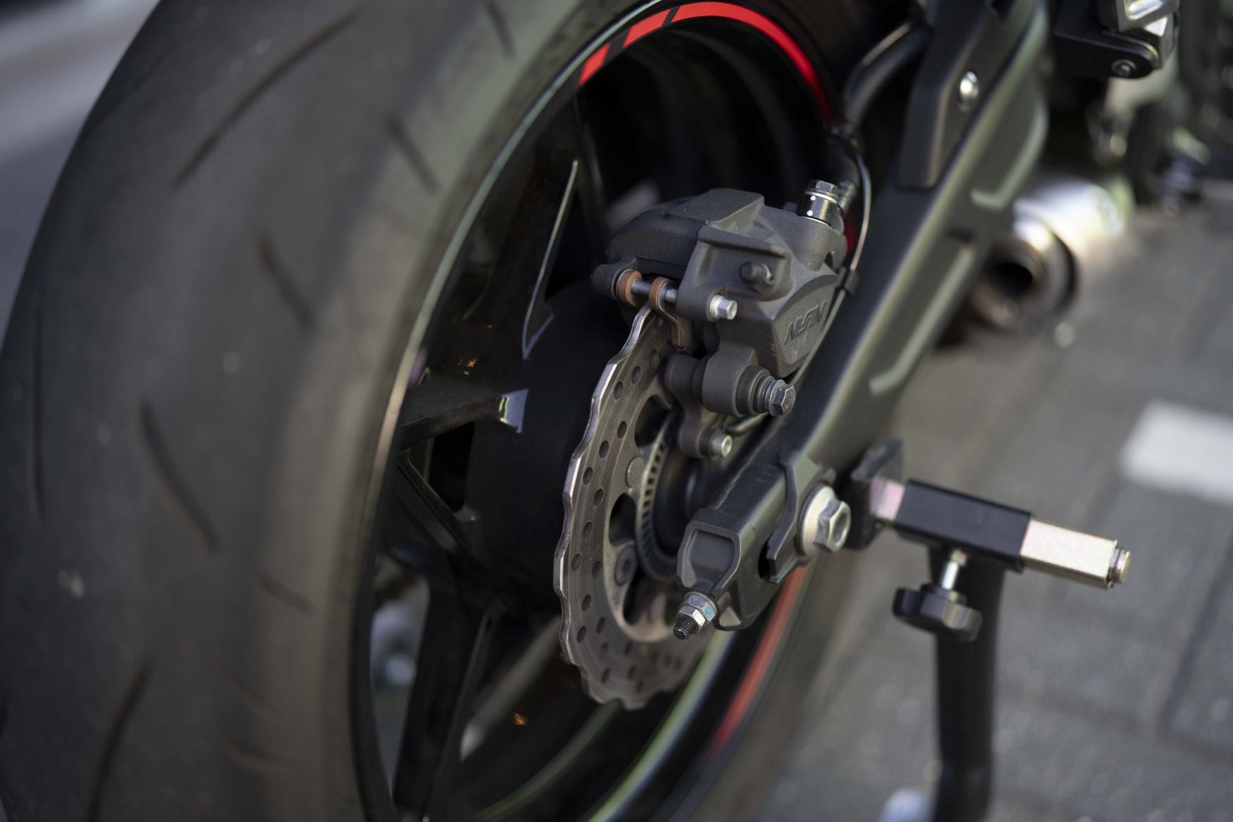 Verkocht Kawasaki Z650s Spark Black | 2023 | top staat| 7623km | luxe zadel.