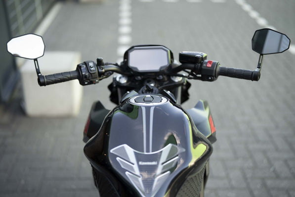 Verkocht Kawasaki Z650s Spark Black | 2023 | top staat| 7623km | luxe zadel.
