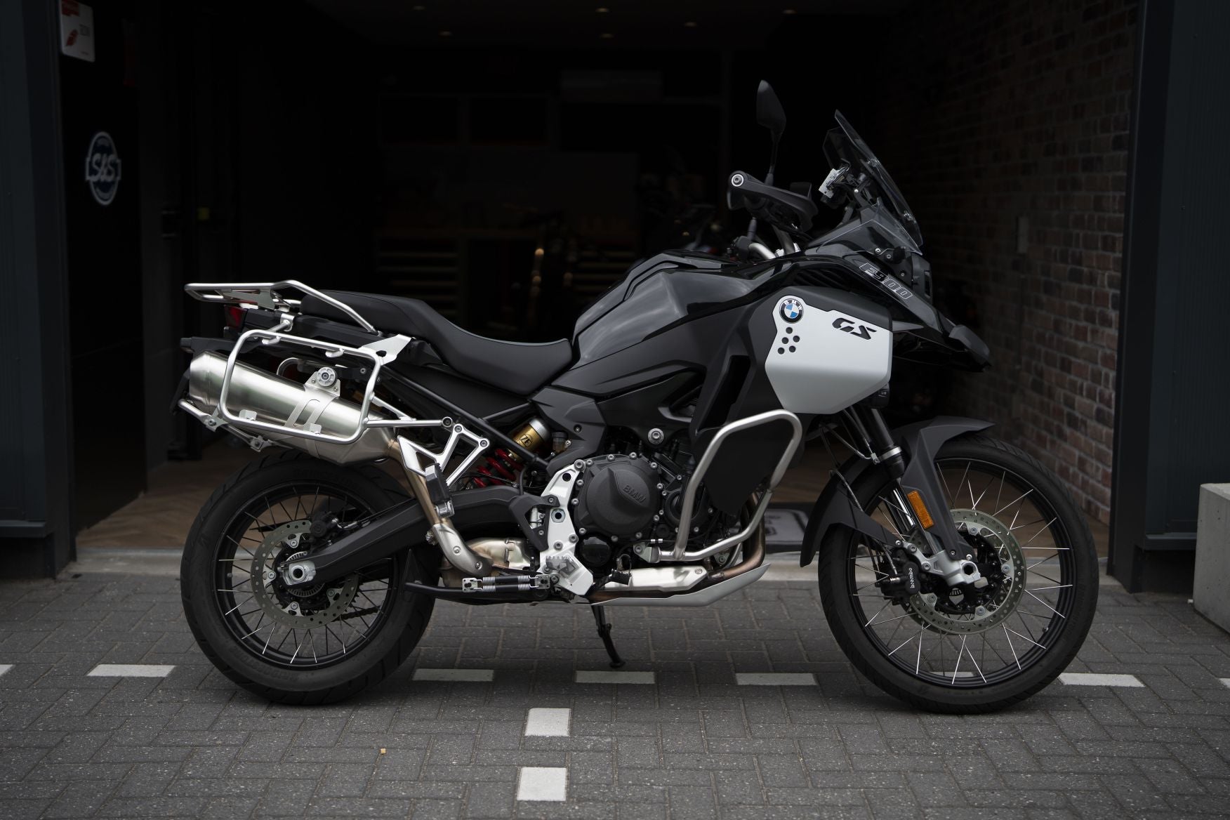 BMW F900 GS Adventure