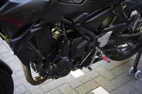 Kawasaki Z650 full black | Akrapovic uitlaat systeem Conform EU | veel extra's |