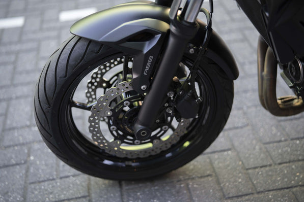 Kawasaki Z650 full black | Akrapovic uitlaat systeem Conform EU | veel extra's |