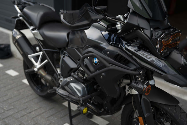 Verkocht | BMW R1250GS | Triple black | Akrapovic uitlaat | Full kofferset |
