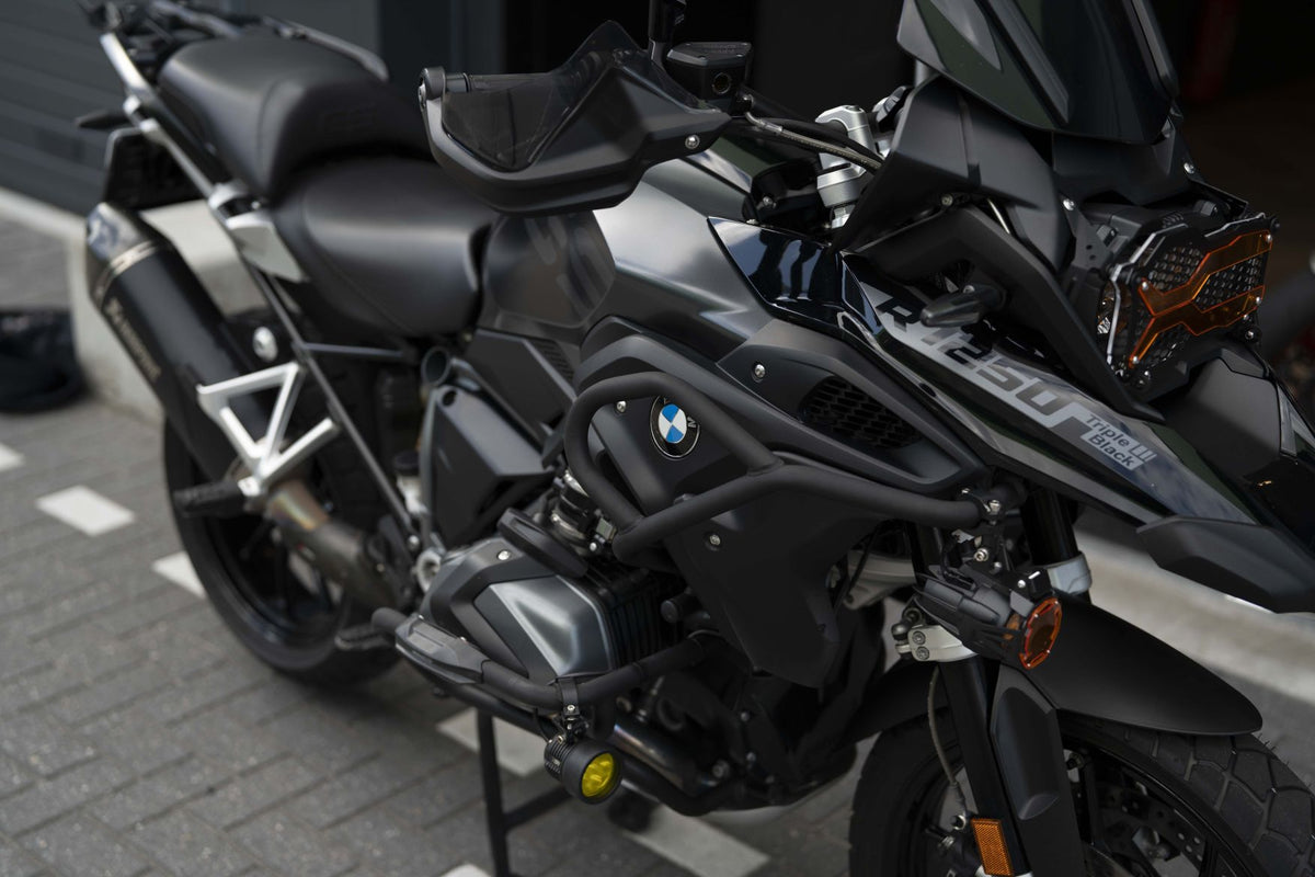Verkocht | BMW R1250GS | Triple black | Akrapovic uitlaat | Full kofferset |