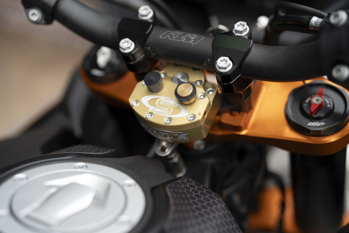 KTM 890 | 5936KM ! | Garmin Navigatie | Remus uitlaat systeem |