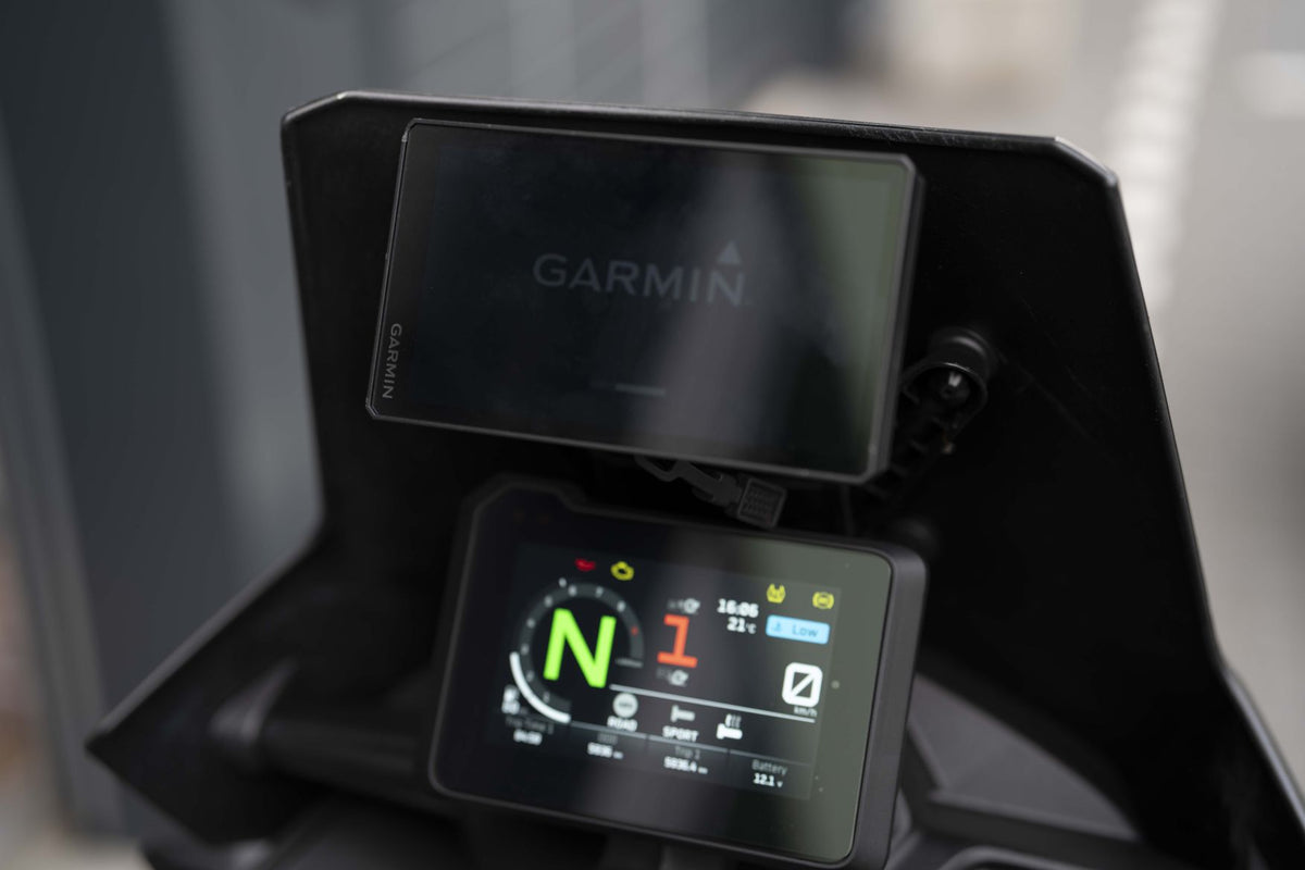 KTM 890 | 5936KM ! | Garmin Navigatie | Remus uitlaat systeem |