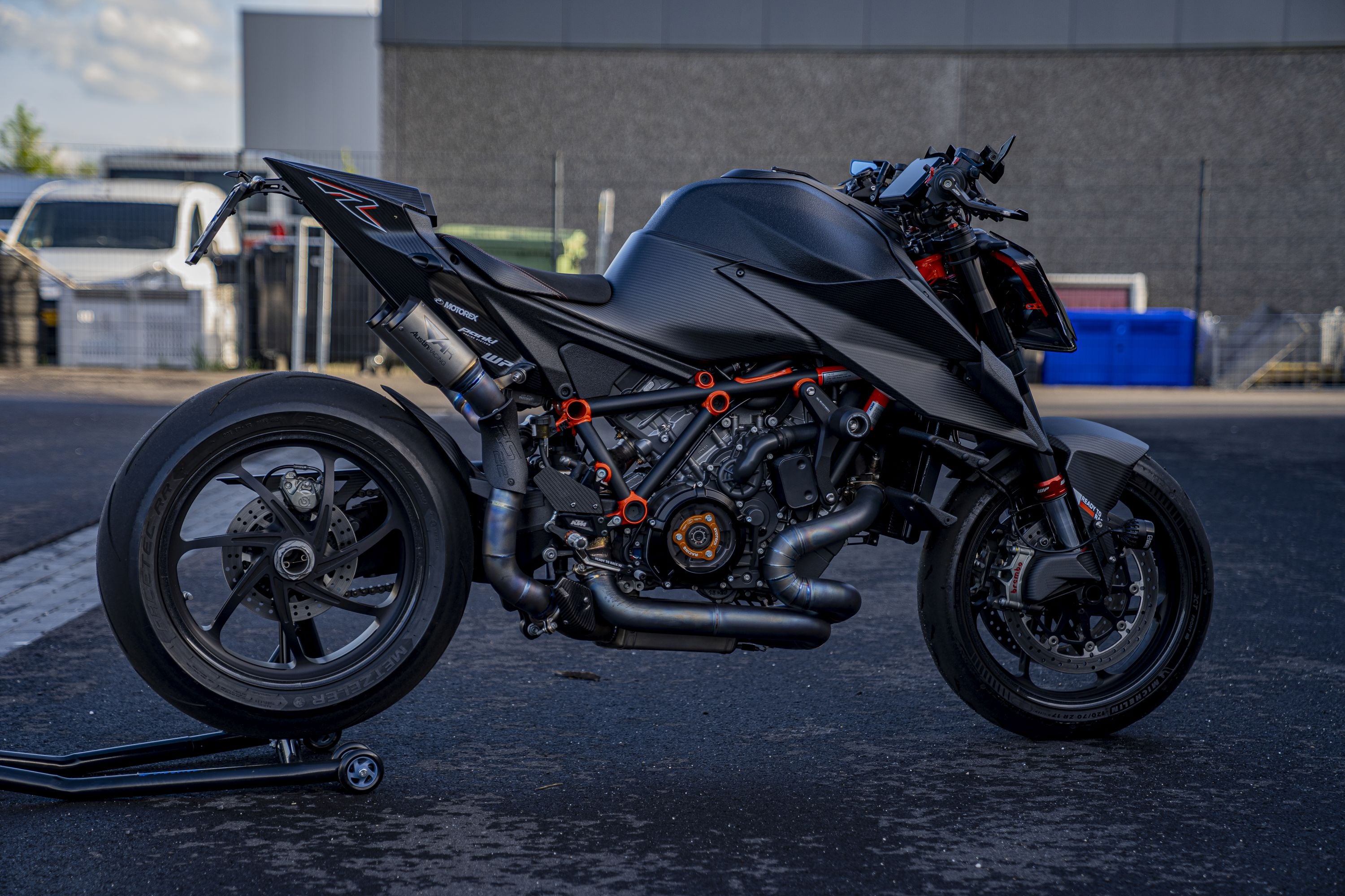 KTM Super Duke RR 2023 Full carbon ( 1 of 500 )