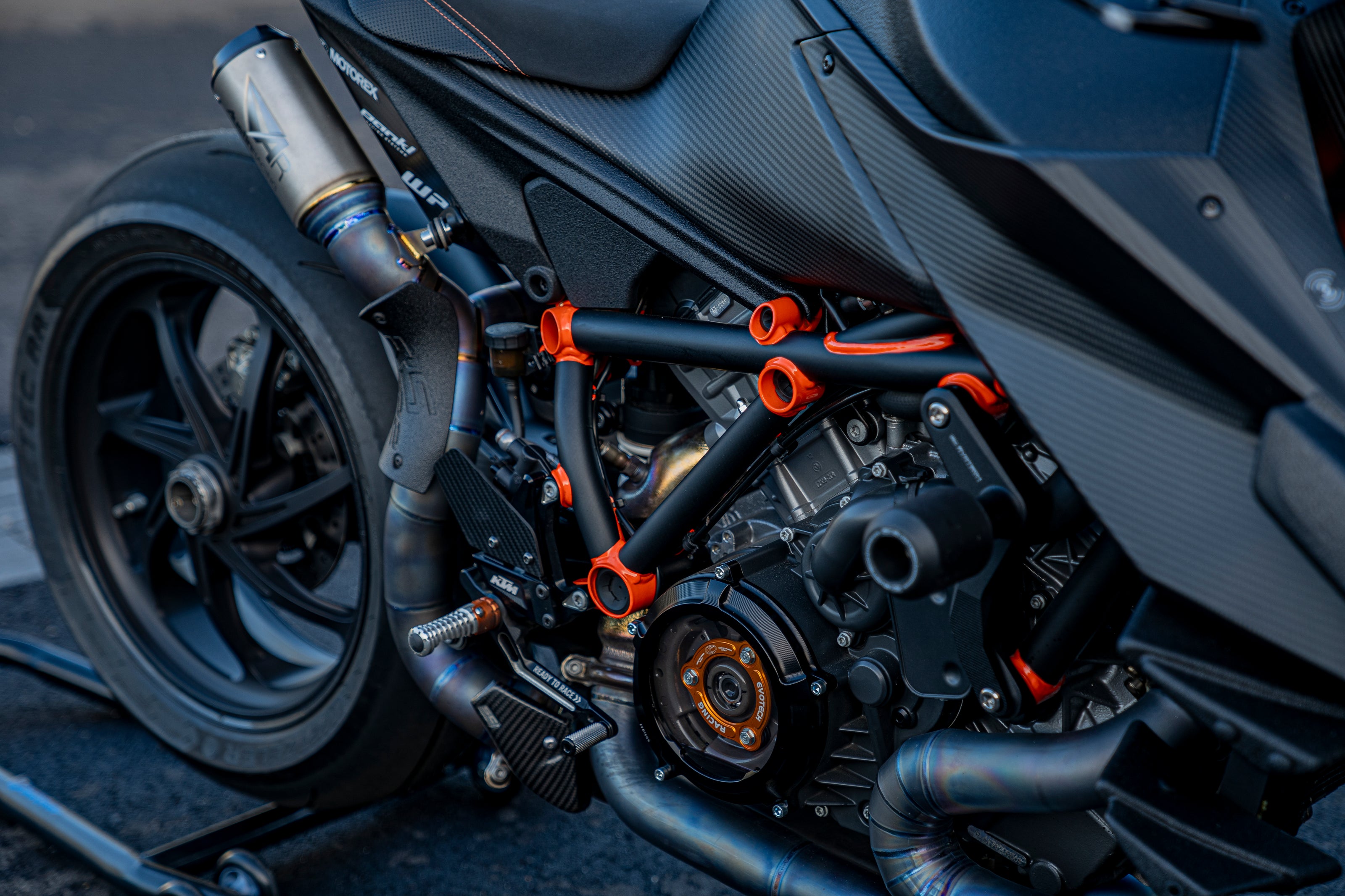 KTM Super Duke RR 2023 Full carbon ( 1 of 500 )