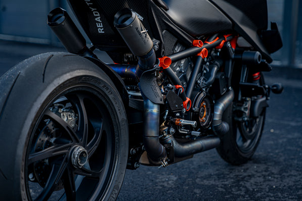 KTM Super Duke RR 2023 Full carbon ( 1 of 500 )