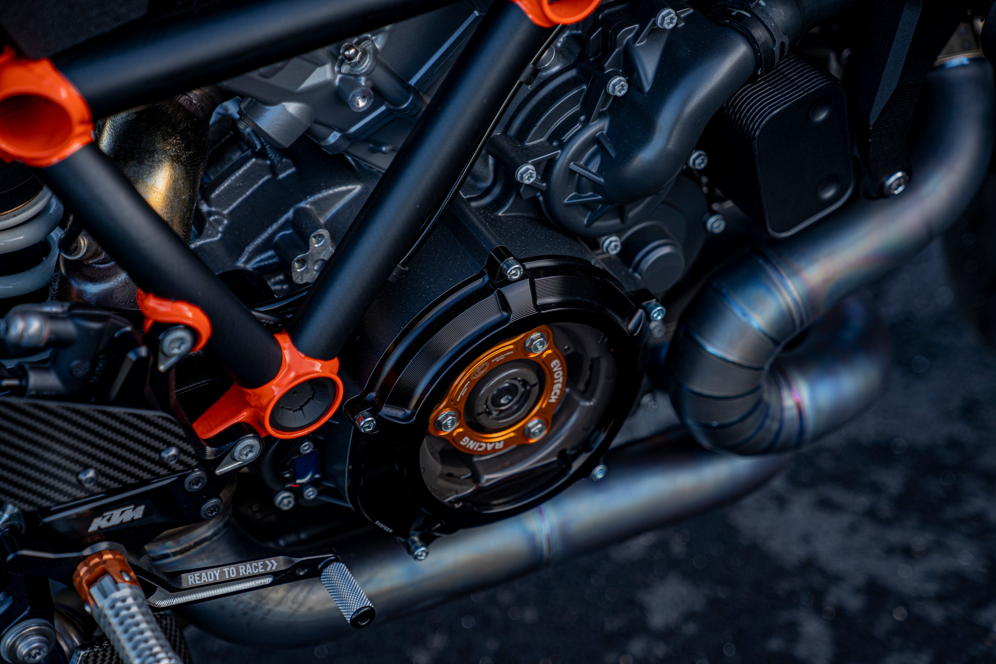 KTM Super Duke RR 2023 Full carbon ( 1 of 500 )